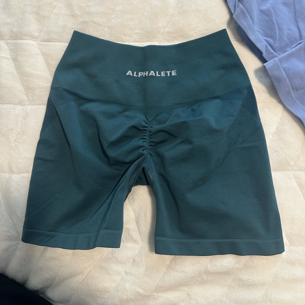 Alphalete amplify shorts